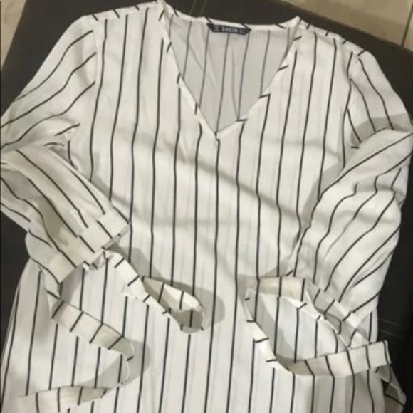 Knot Cuff Striped Top in White - Picture 5 of 5